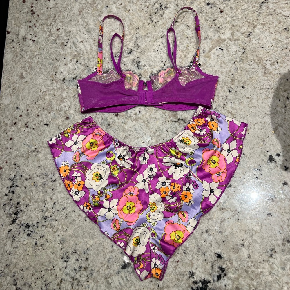 Savage X Fenty Mod Poppy Unlined Lace Balconette Bra and Short Set - Picture 2 of 6